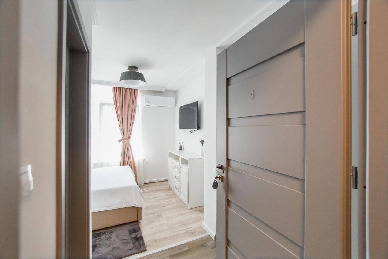 Apart Hotel Fresh Oradea Exterior foto