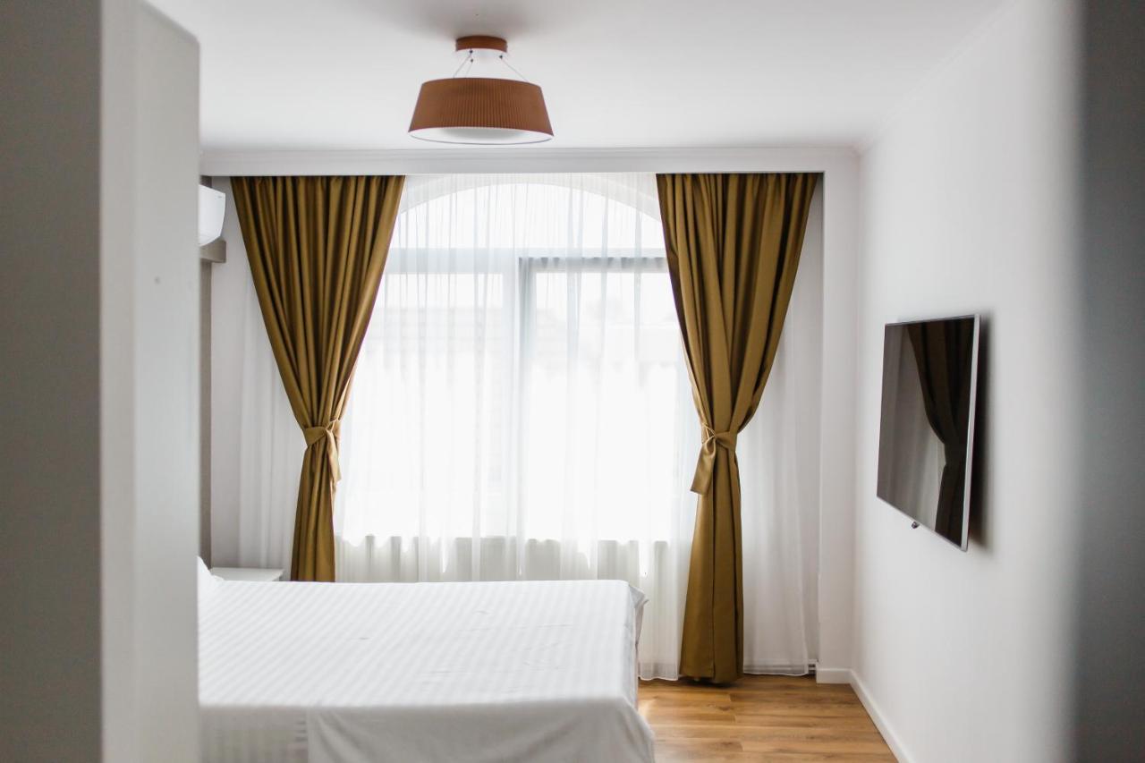 Apart Hotel Fresh Oradea Exterior foto