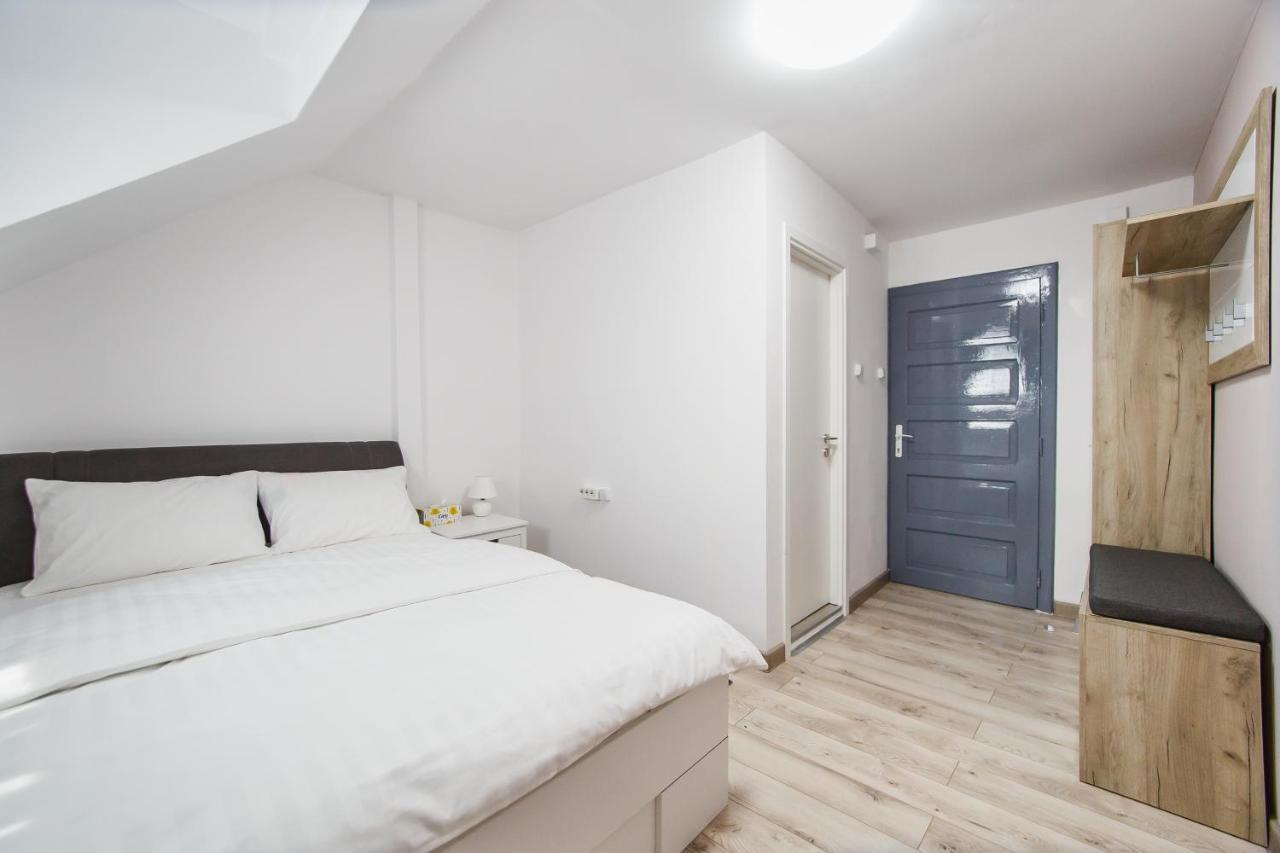 Apart Hotel Fresh Oradea Exterior foto